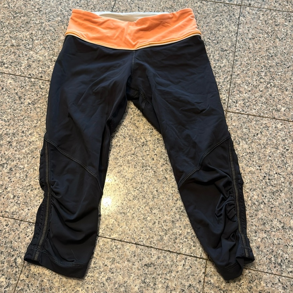 Lululemon Run for your Life right size 4 gray/orange